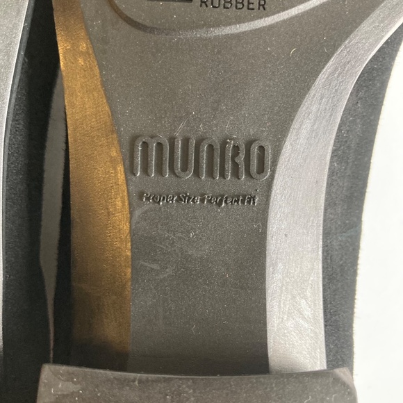 Munro Black Suede Genuine Leather Almond Toe Loafers size 8 - Picture 12 of 14